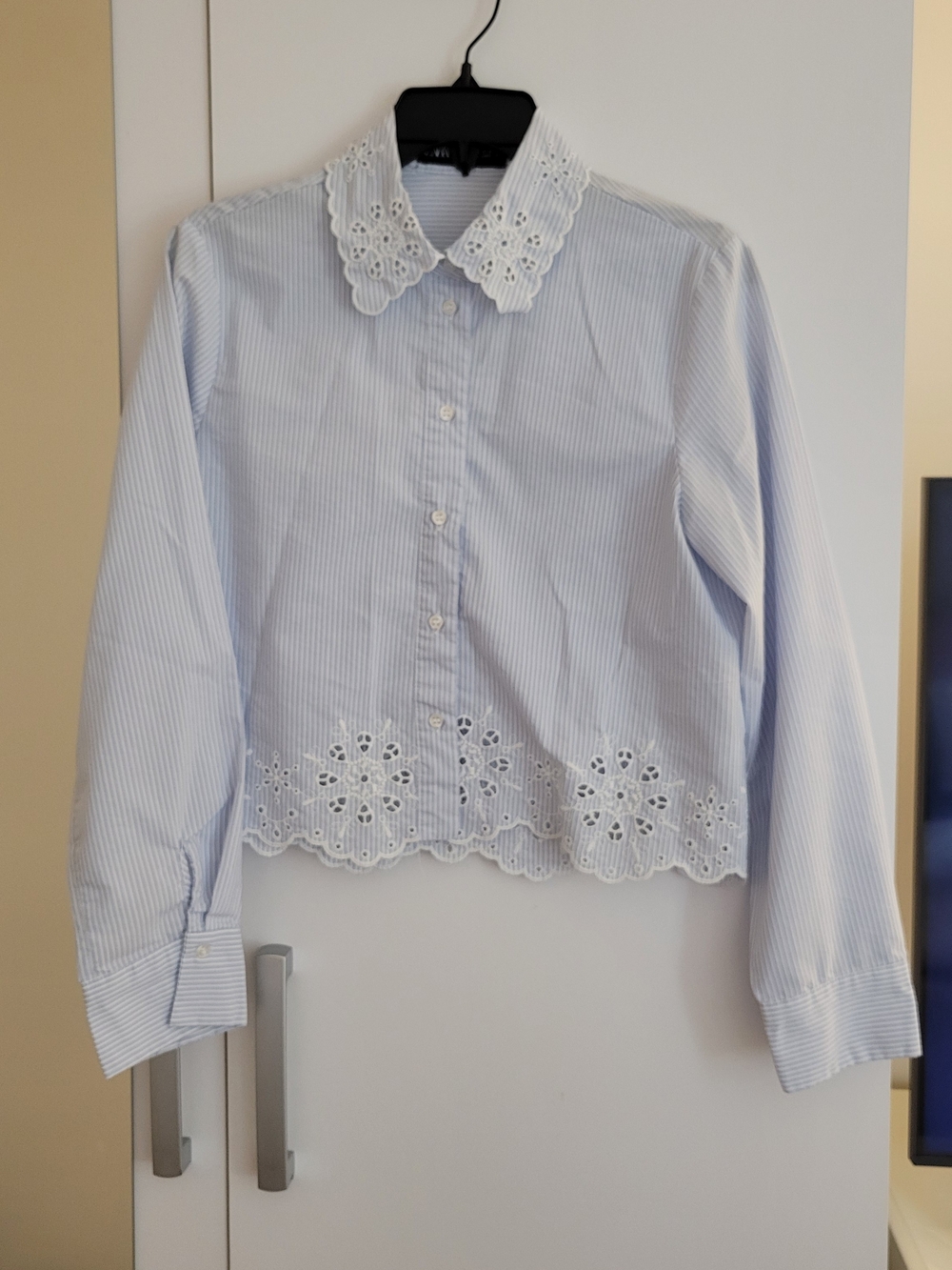Cropped Light Blue Striped Eyelet-Collar Button Shirt